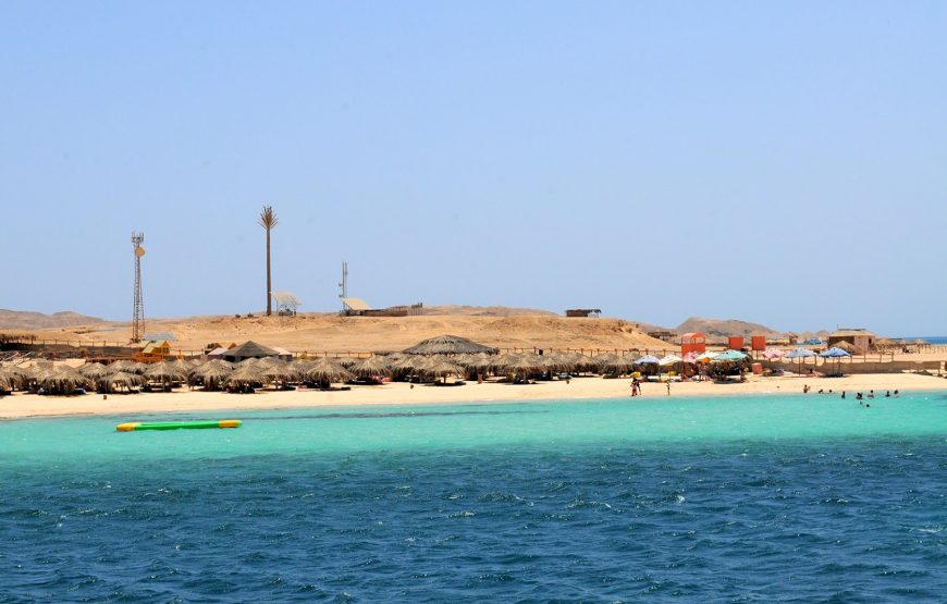 Snorkeling in Paradise Island – Transfer Hurghada